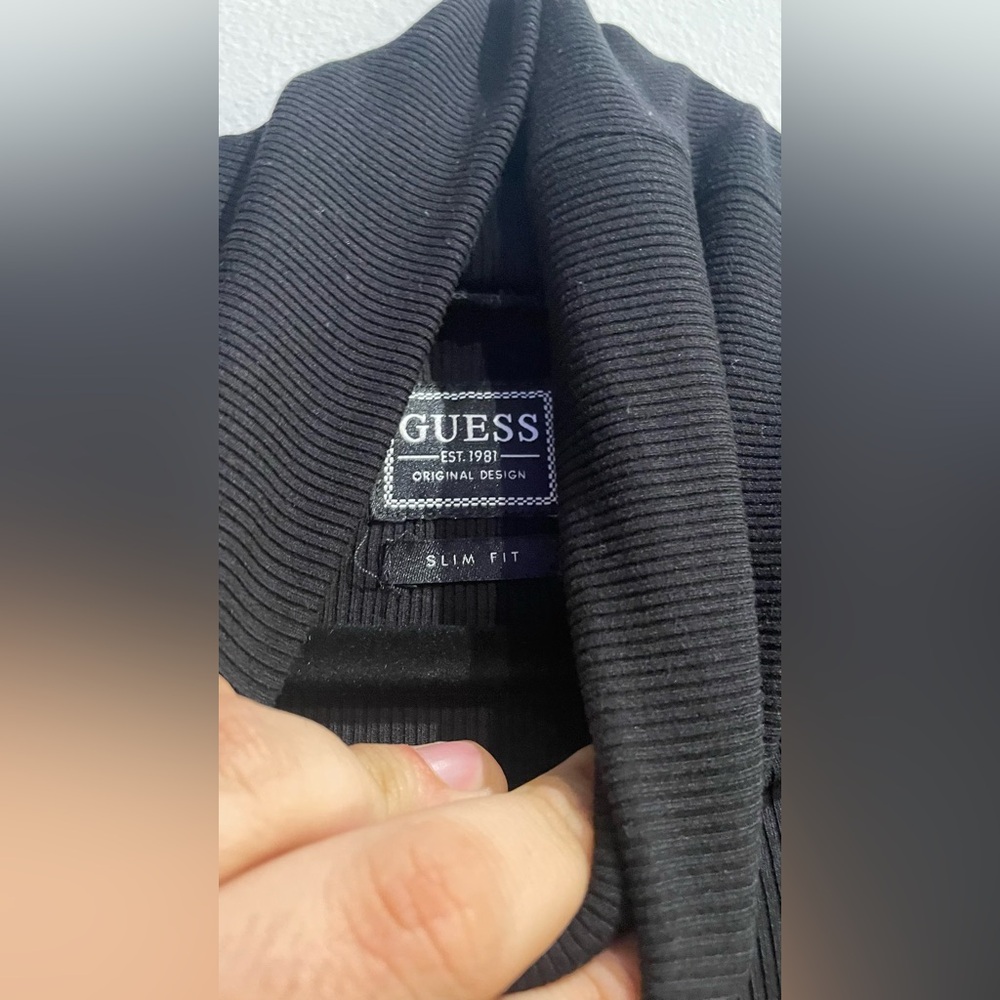 Men’s Black GUESS crewneck Slim fit
Size XL men’s